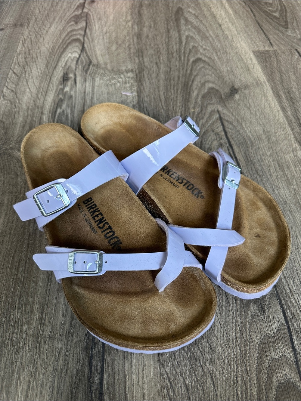 Birkenstock Mayari Lilac Patent T-Strap Sandals - 38 Regular/Wide